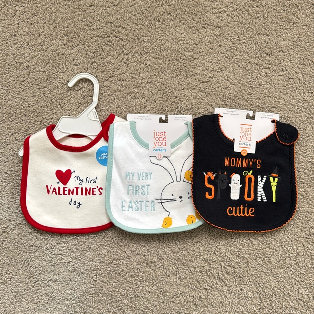 NWT Carter’s Holidays Bibs (3QTY)